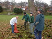 Princes Trust  Volunteers in Abbeyfield Park 
