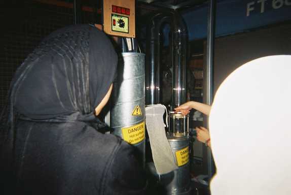 Pupils experiment in the laboratory