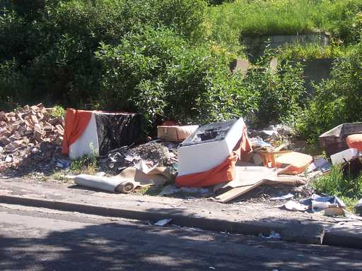 Rubbish on Pye Bank Rd