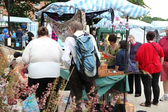 Busy stalls at the Ellesmere Green opening